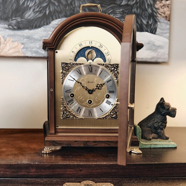 Hermle tafelklok Aimee – notenhout, maanfase en Westminster