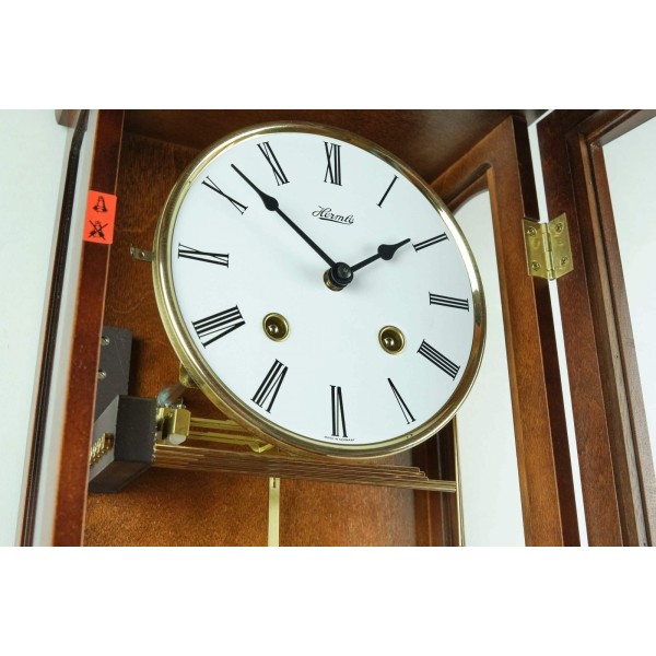 Hermle regulateur Isabella – notenhout, Westminsterslag